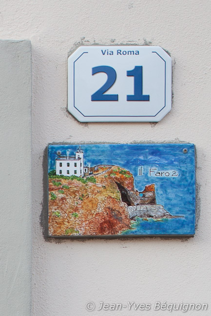 Plaque d'adresse à Capraia