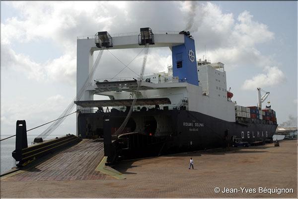Port Gentil 17 roulier Delmas.jpg