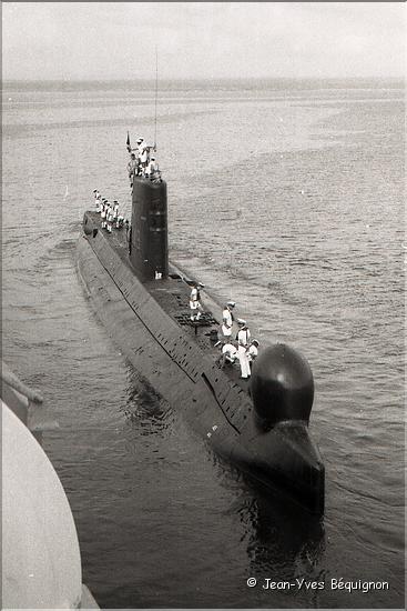 1982 sous-marin Vénus accostage a couple du Rhone_ Djibouti_2.jpg