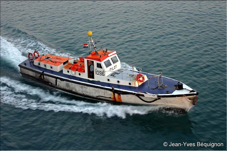 Canal de Suez_Vedette des pilotes.jpg